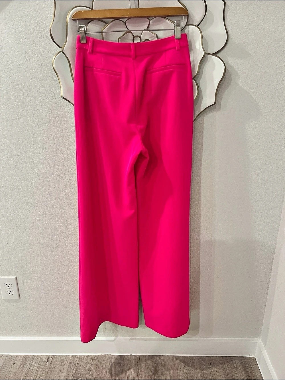 L'AGENCE Chamberlain Blazer and Wide Leg Pant in Pink Glo Pink Woman’s Pantsuit - Picture 5 of 12